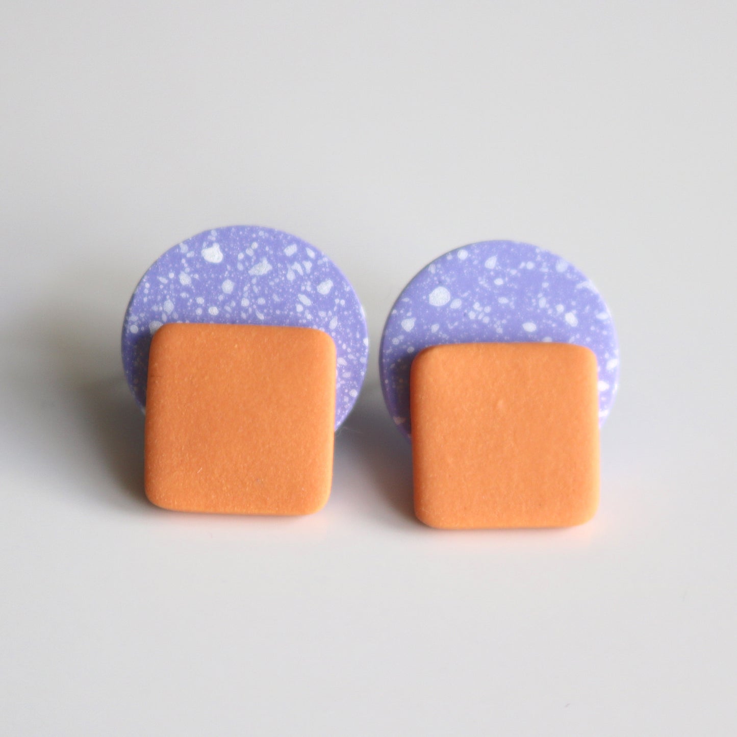 Dot Stud in Lilac Speck & Apricot