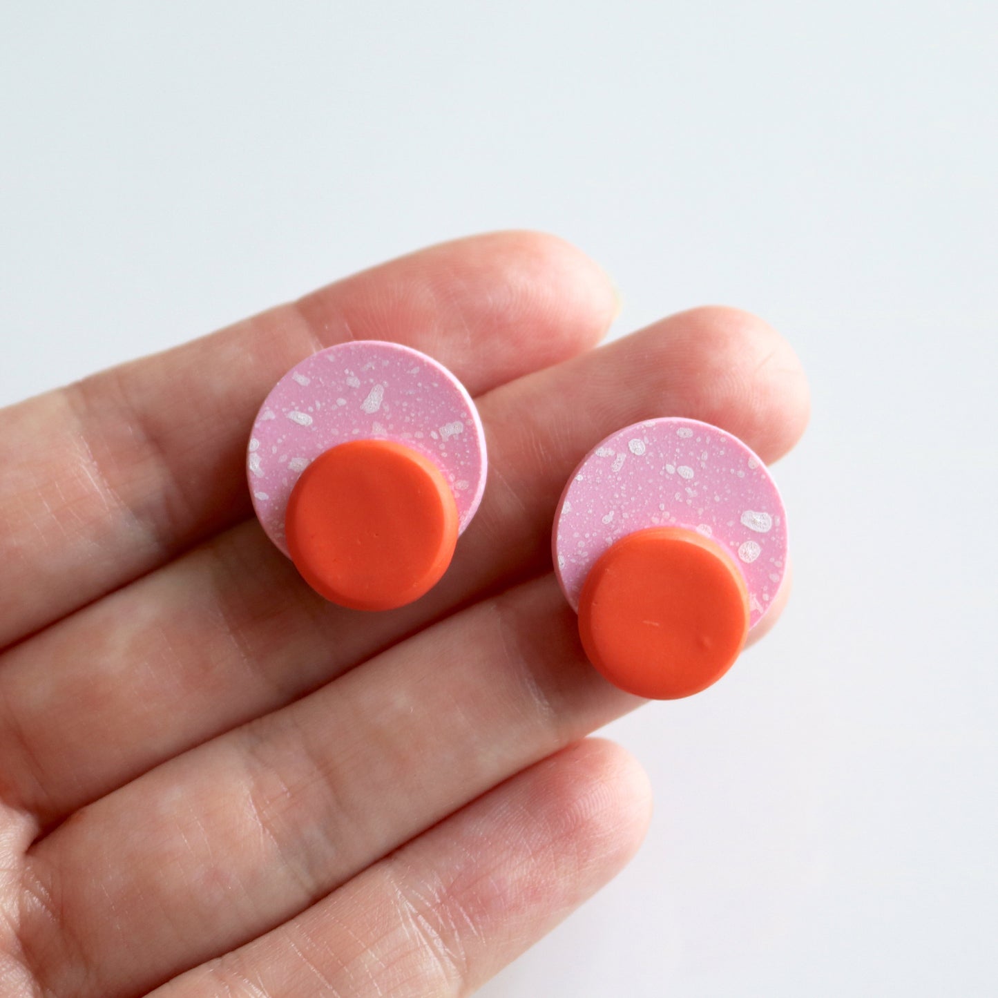 Dot Stud in Rose Speck & Coral