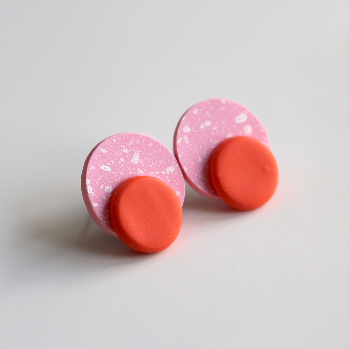 Dot Stud in Rose Speck & Coral
