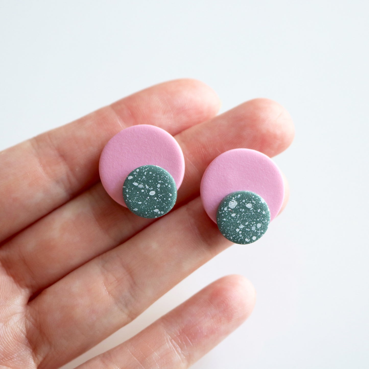 Dot Stud in Rose & Winter Sage Speck