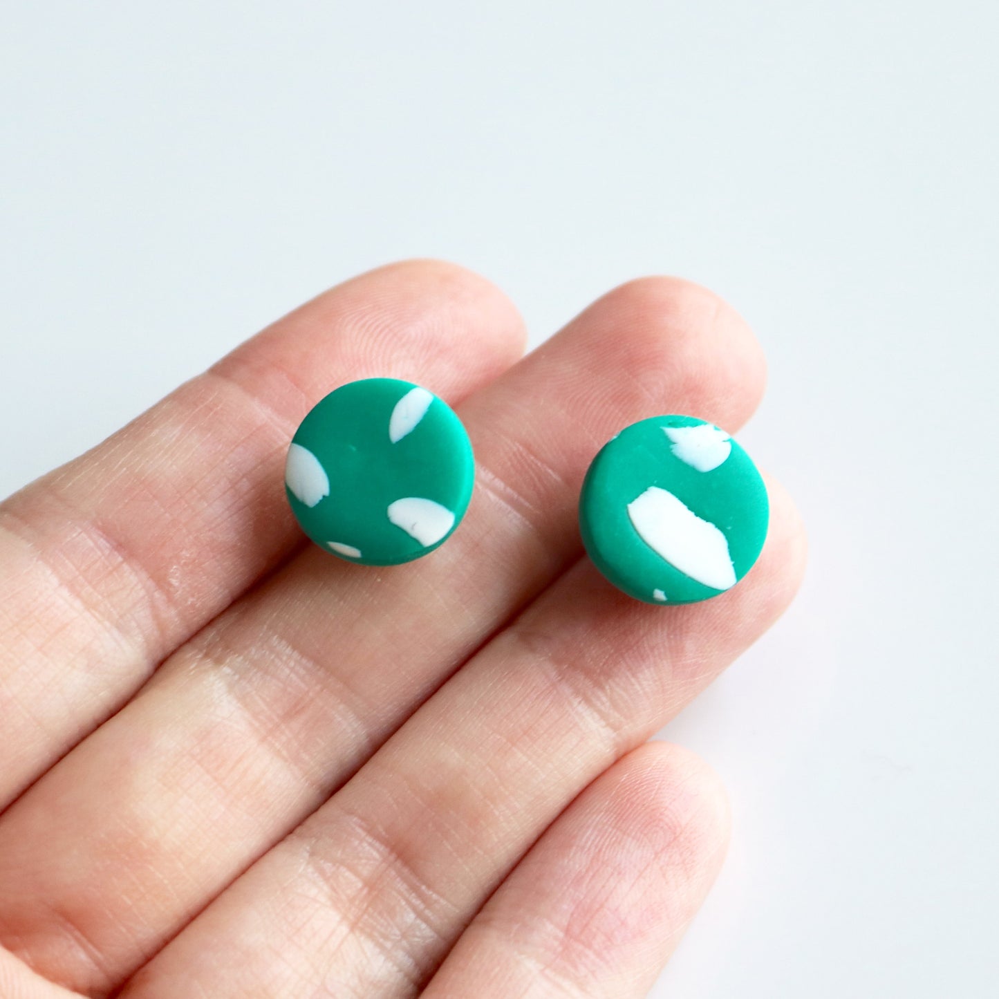Mini Stud in Emerald Paintstroke