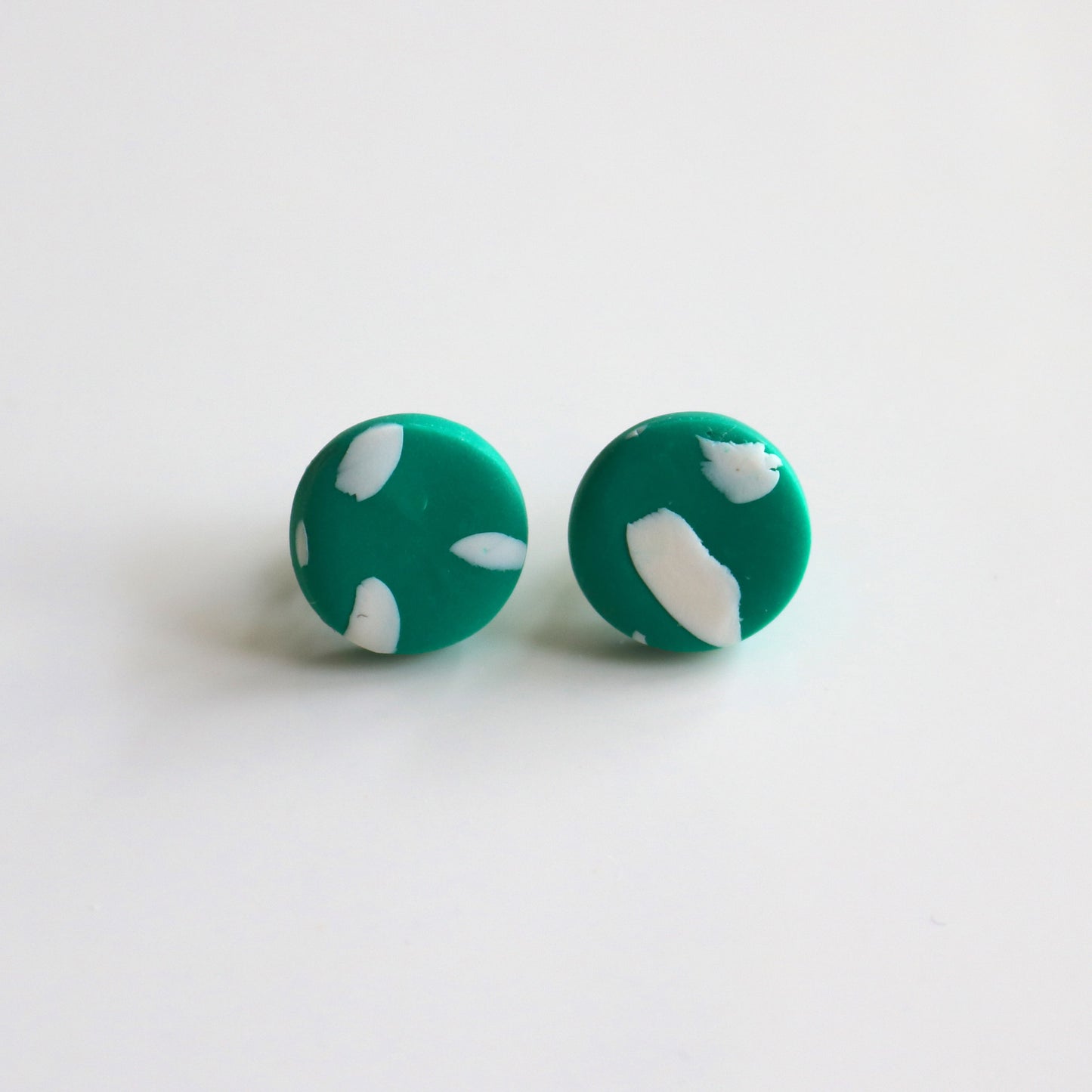 Mini Stud in Emerald Paintstroke