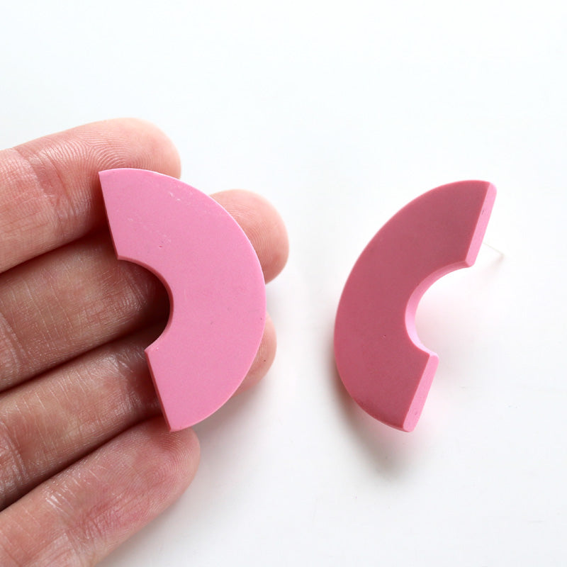 Bridge Studs in Candy Pink