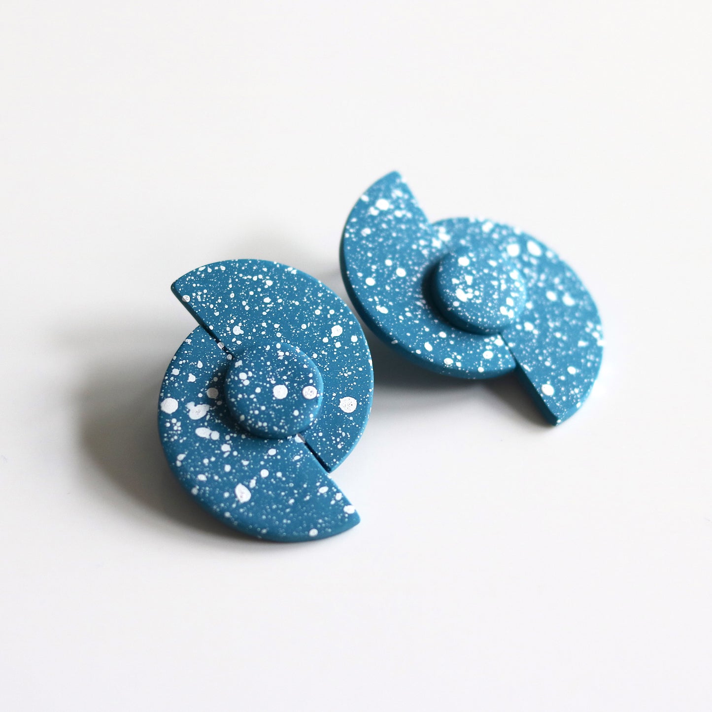 Saturn Studs
