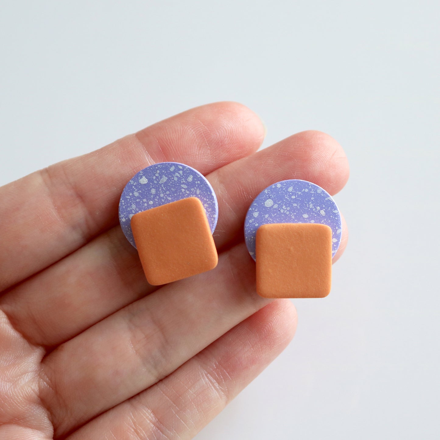 Dot Stud in Lilac Speck & Apricot